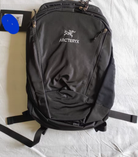 包邮男女运动背包，全新带吊牌，家里包太多了...