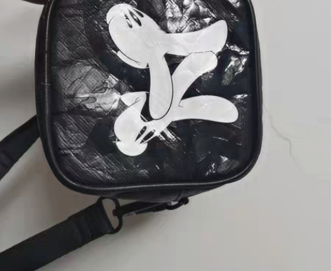 包邮全新  LINING/李宁 黑色斜挎包...