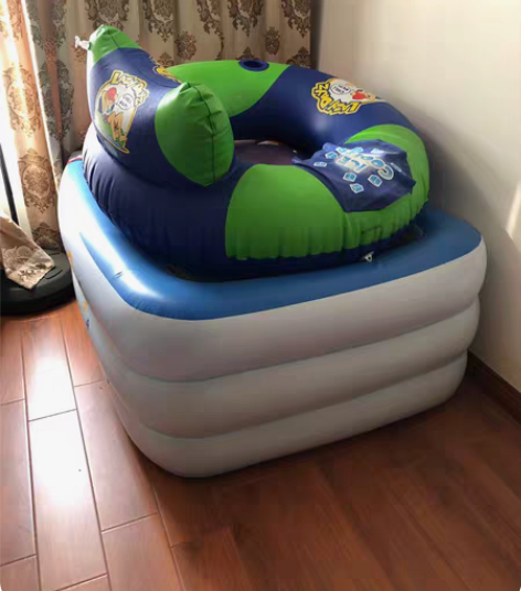 包邮充气泳池休闲坐垫，买回来玩了2次放在浴...