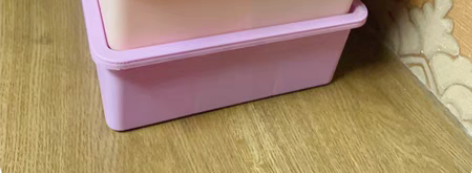 收纳盒四个带盖子,加厚的,其中两个不带格子...