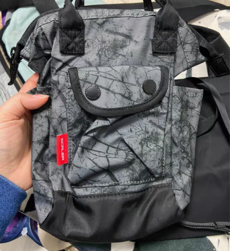 小包 多功能 可单肩斜挎 唯品会实体店购入...