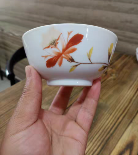 建国时期景德镇小瓷碗，手绘，釉水彩头非常不...