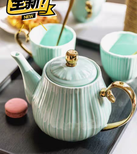 亿嘉茶壶,简装壶+三个杯子四件套80。 朋...