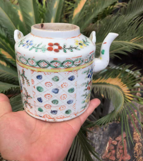 包邮清早粉彩茶壶，品还行，画工赏心悦目，有...