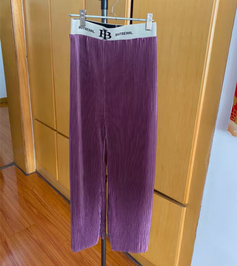 紫色奶奶裤，面料舒适 垂坠感强。 主页还有...