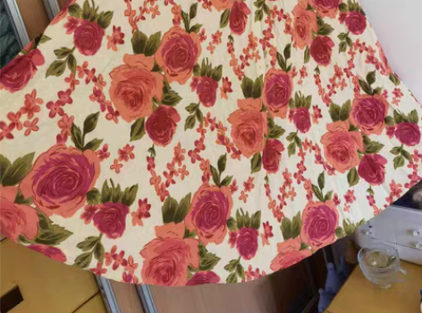 包邮棉布质地大摆裙。腰部是弹力的，长度过膝...