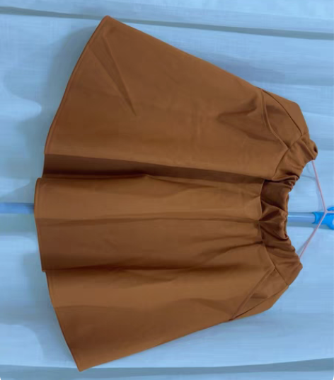 棕色百褶裙 有安全裤，买的衣服太多了  基...