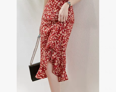 转卖荷叶边下摆开叉 碎花小雏菊半身裙包臀中...