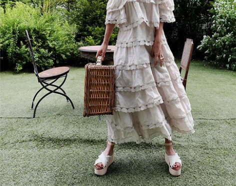 转卖法式复古花边多层次吊带蛋糕裙女超仙一字...