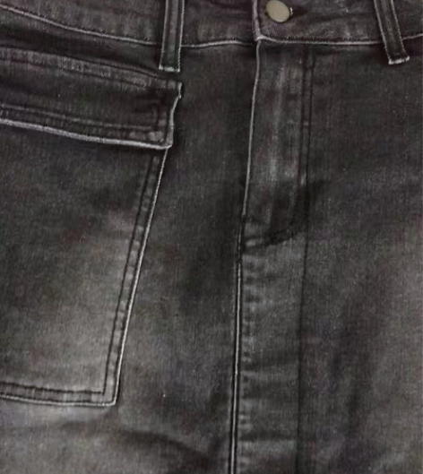 黑色牛仔短裙 全新 剪标 未穿过 感兴趣的...