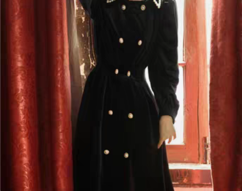 转卖2019秋冬气质显瘦赫本风小黑裙复古文...