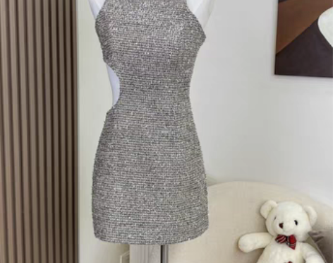 转卖2022年新款无袖显瘦性感纯欲风裙子浅...