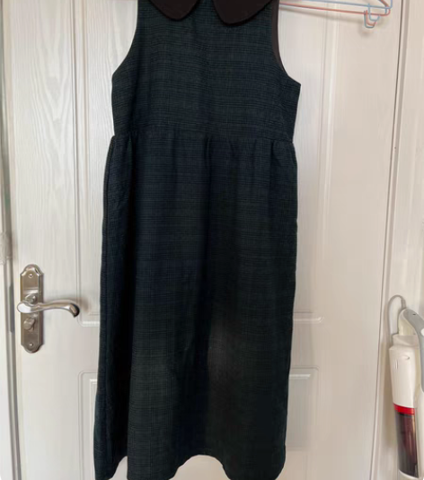 梅子熟了连衣裙墨绿色 有口袋,有内衬,裙长...