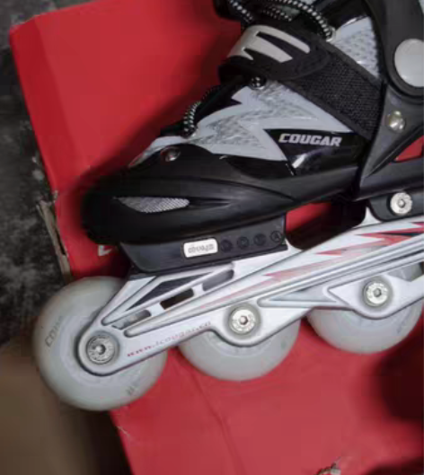 包邮美洲狮溜冰鞋可调大小儿童女童成人直排轮...