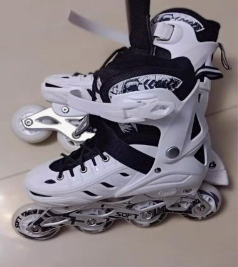 包邮天鹅溜冰鞋成人旱冰鞋滑冰鞋儿童全套装直...