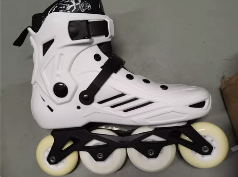 转卖cityuan    经典款白色41码...