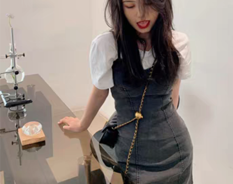 转卖WANGYAYA自制港风复古吊带裙牛仔...