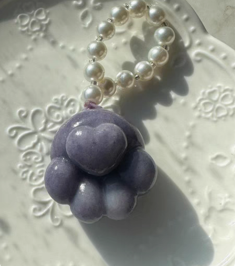 包邮佘太翠紫白玉猫爪，完美无瑕一只，买回来...