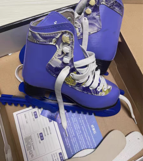 包邮自家孩子用的花样冰刀，几乎全新，没穿几...