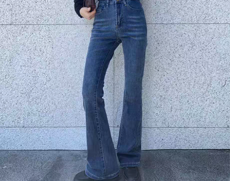 转卖【狂欢价】弄格黑色高腰显瘦牛仔裤女20...