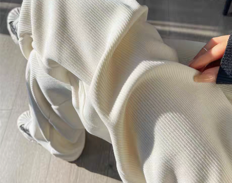 转卖穿了几次，裤子太多了，现出。【年货价】...