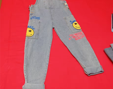 女童背带牛仔长裤 感兴趣的话点“我想要”和...