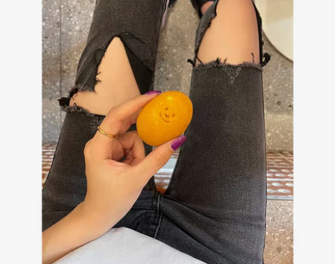 转卖破洞牛仔裤春装2022年新款女时尚紧身...