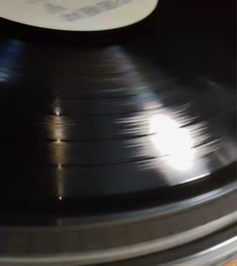 电影插曲《走向海洋》黑胶唱片，唱片有轻划痕...