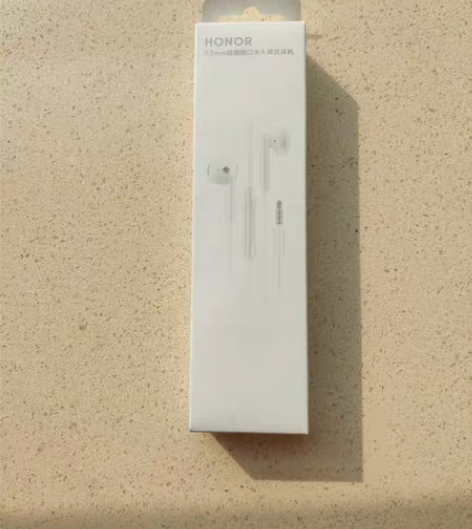 包邮荣耀耳机，买手机带的，一共有三个，闲置...