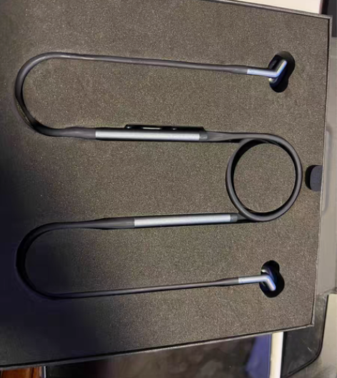 小鸟入耳式降噪耳机，买来没戴过 感兴趣的话...