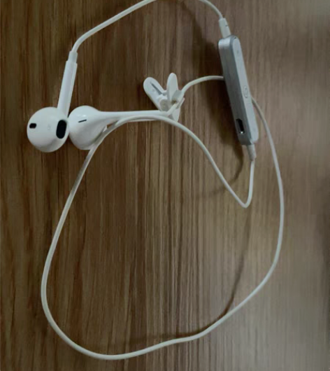 包邮入耳式运动耳机 全新 蓝牙版全新入耳式...