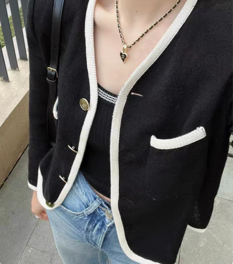 小香风上衣吊带背心 实体店入 感兴趣的话点...