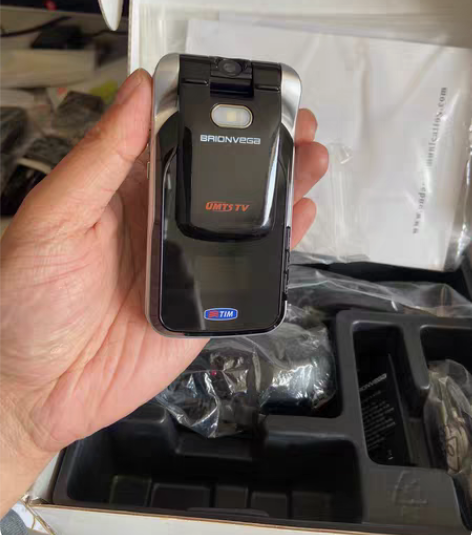 中兴代工意大利品牌手机 这个手机是国内代工...