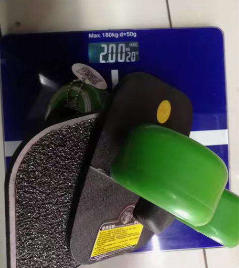 全新，实体店处理，轮滑刷街漂移板，鱼纹一体...