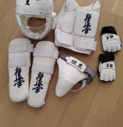 空手道服装，护具，头盔，护膝，护肘，护档，...