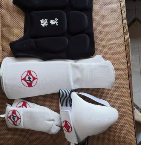 空手道头盔日本极真空手道头盔 全新 日本空...