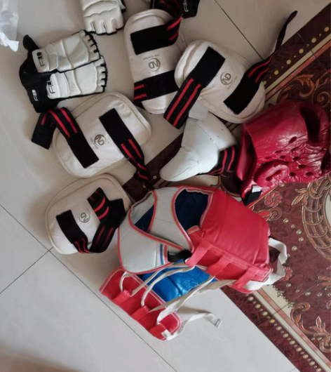 包邮跆拳道护具 所见所得，库房放久了，到手...