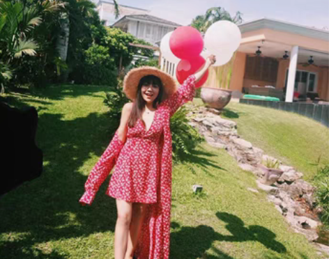 转卖蜜月红小白鸽V领系扣雪纺连衣裙 一套出...