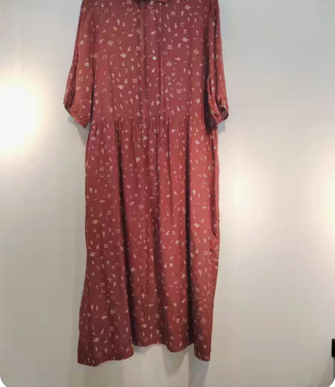 100%桑蚕丝连衣裙，全新的，宽松版型，品...