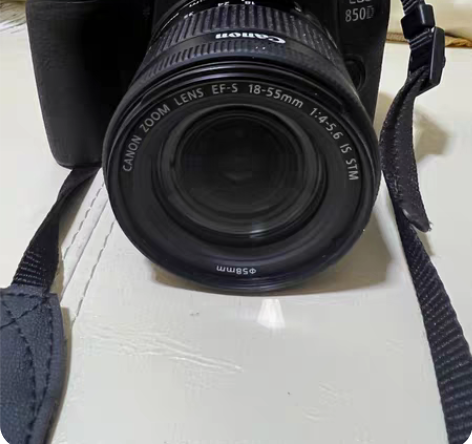 出自用佳能850D 成色如图 没有磕碰划痕...