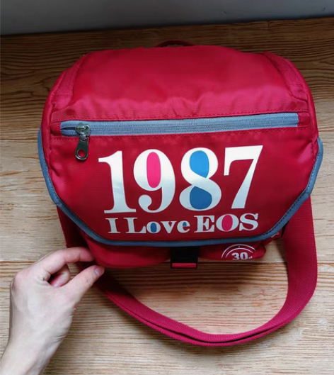 包邮佳能相机包单肩斜挎包 成色如图，需要的...