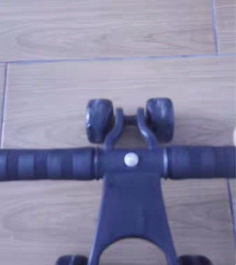 包邮几乎全新健身拉筋板和健腹轮闲置转让两个...