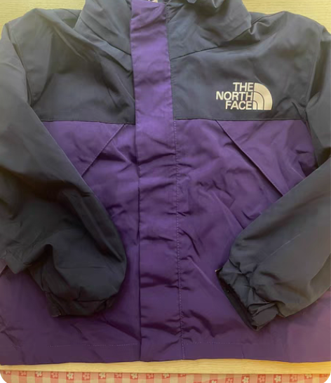 北面防风衣一件，紫色，加绒运动裤一条，紫色...