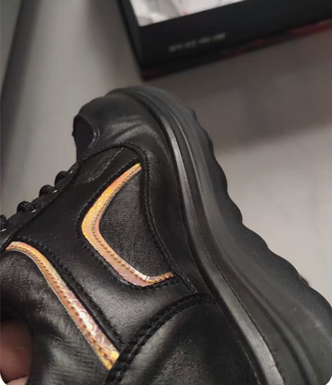 女士真皮运动鞋,加绒款,现低价贱卖,识货的...