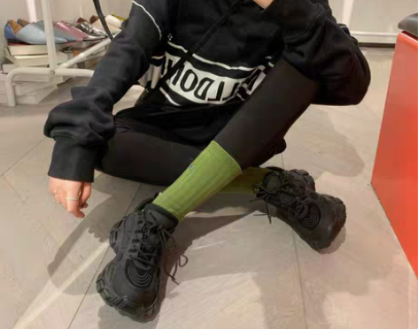 转卖【福利返场】巨显腿长呀~新款休闲系带松...