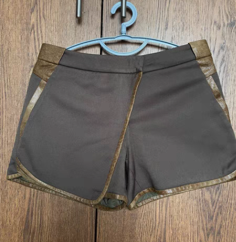 一次未穿.加厚款毛呢短裤，165 L码，不...