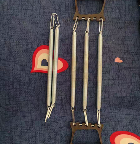 拉力器，去年买的，只用了几次，没有瑕疵 感...