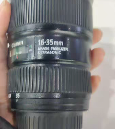 佳能16-35/4镜头，成色9成新，镜片有...