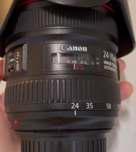 佳能2470f4 ef卡口 变焦镜头，镜片...