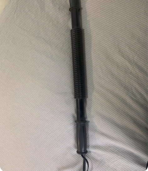 臂力器，练胸练臂都可以，随时可以玩 感兴趣...